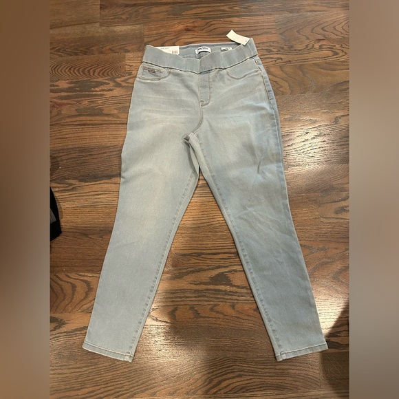 NWT Nine West Heidi Pull-on Crop - Picture 2 of 6